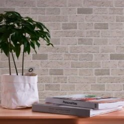 A.S. Creation A.S. Création Il Decoro Papier Peint Effet Brique - Crème -A.S. Creation Soldes as creation tapete il decoro 779830 ambiente3